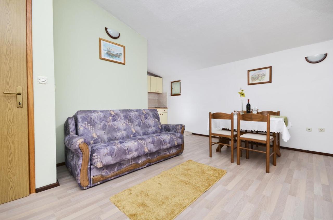 Family Friendly Apartments With A Swimming Pool Baska Voda, Makarska - 12442 Apartment