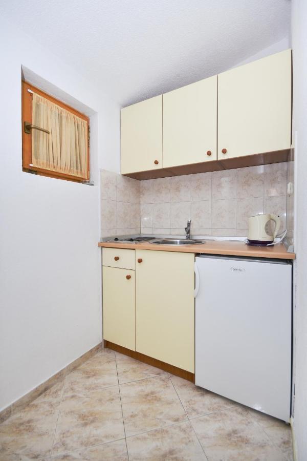 Family Friendly Apartments With A Swimming Pool Baska Voda, Makarska - 12442 *