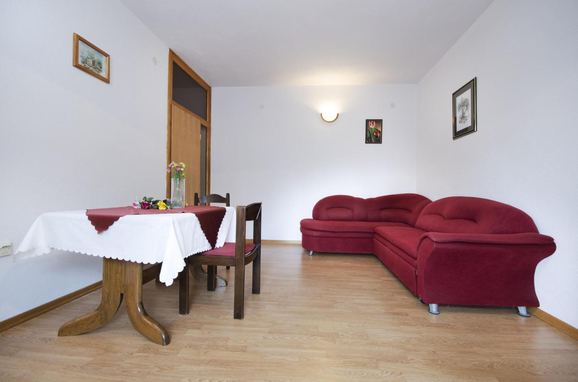 Family Friendly Apartments With A Swimming Pool Baska Voda, Makarska - 12442 Apartment Baska Voda